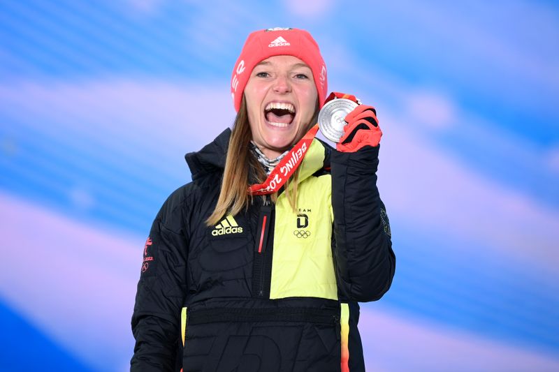 Zuvor hatte Katharina Althaus (Bild) zwischen den Sloweninnen Urša Bogataj und Nika Križnar von der Normalschanze die Silbermedaille gewonnen.