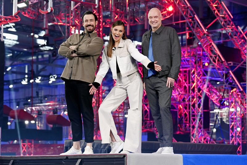 Am 3. Juni wagen sich zahlreiche Prominente ins "RTL-Turmspringen", moderiert wird das Live-Event von Jan Köppen (links), Laura Wontorra und Frank Buschmann.