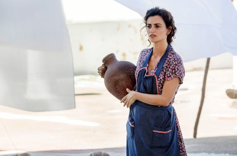 Salvadors Mutter Jacinta (Penélope Cruz) wirkt immer wie aus dem Ei gepellt.