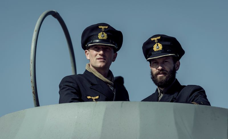 Franz Dinda übernimmt als Robert Ehrenberg (rechts) wieder die Leitung eines U-Boots. Unterstützt wird er von Alois Erdmann (Artjom Gilz). 

