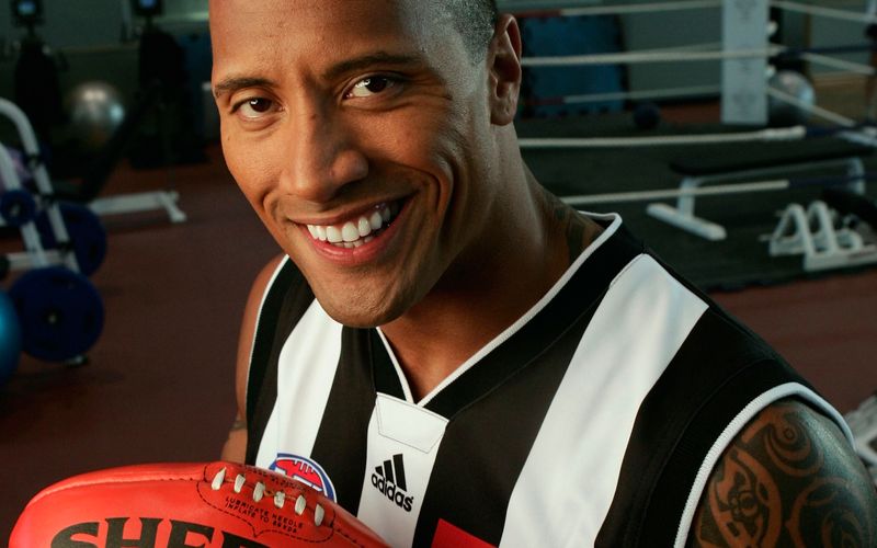 Bevor er seine Entertainerqualitäten entdeckte, sorgte "The Rock" als Sportstar für Furore: Während seines Studiums in Miami spielte er in der Universitätsmannschaft, mit der er 1991 sogar die nationale Meisterschaft gewann. 