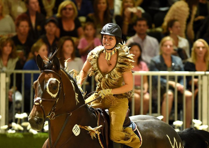 Reiten gehört zu den beliebten Hobbys, vor allem bei Frauen. So auch für Kaley Cuoco ("Big Bang Theory"). Für sie ist es allerdings sogar mehr als das: Im Sattel fühlt sich die Pferdenärrin so wohl, dass sie regelmäßig bei Reitturnieren teilnimmt und Auszeichnungen einheimst.   
