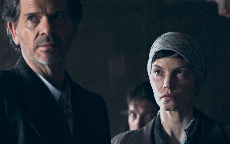 Was führen Abba (Ishai Golan) und Anna (Sylvia Hoeks) im Schilde?