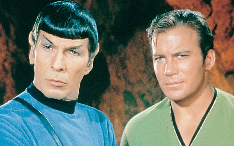 Natürlich waren sie per Definition (zunächst) keine Leinwand-Helden, sondern flogen über den TV-Bildschirm - und dennoch: Eine Liste der besten Leinwand-Duos ohne Kirk (William Shatner, rechts) und Spock (Leonard Nimoy)? Kaum denkbar! Denn sie sind ein Paradebeispiel für ein ungleiches Paar - hier der impulsive Mensch, dort der kühle Logiker -, die ohne einander nicht denkbar sind. So sehr, dass Kirk seinen Freund in "Star Trek III" sogar von den Toten zurückholt.