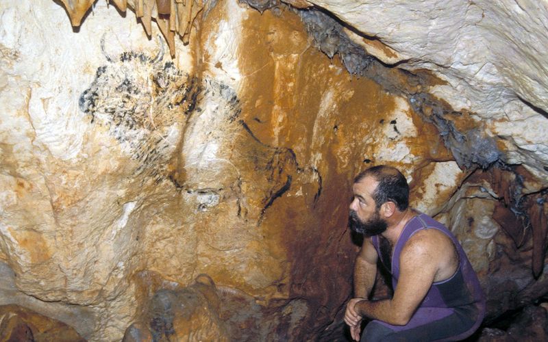 Als Henri Cosquer im Frühjahr 1985 in die Cosquer-Höhle tauchte, traute er seinen Augen nicht: Die Wände waren über und über mit Tierzeichnungen bedeckt.