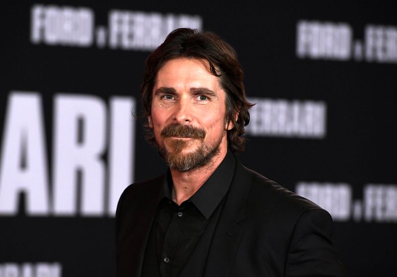 Christian Bale musste am Set lange stillsitzen. Sehr lange.