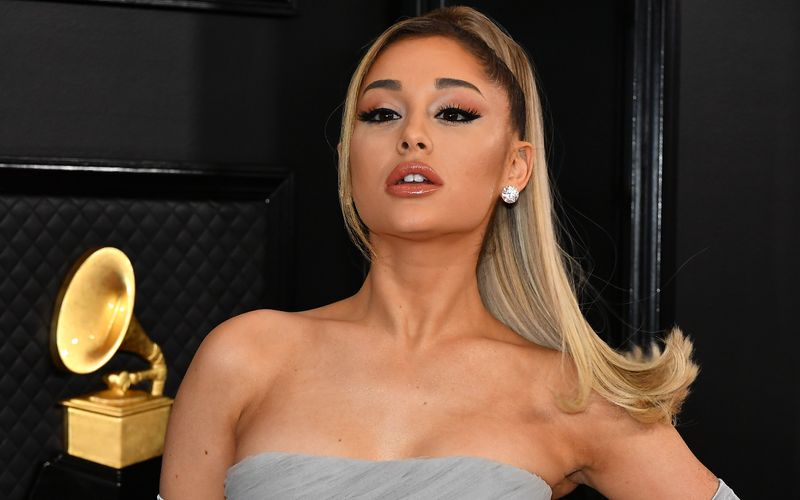 Sängerin Ariana Grande sprach auf TikTok mit ihren Fans über Bodyshaming und forderte zu einem freundlicheren Umgang im Netz auf.