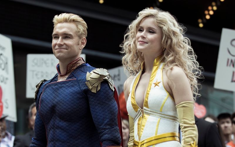 Spätestens seit Iron Man 2008 die Kinoleinwand eroberte, können sich Filmfans kaum mehr vor Superhelden retten. Auch in der Streamingwelt schicken Marvel, DC und Co. Heroen immer wieder auf Weltrettungsmission. Ganz schön schwierig, den Durchblick zu behalten! Welche Superheldenserien sich wirklich lohnen, lesen Sie hier.