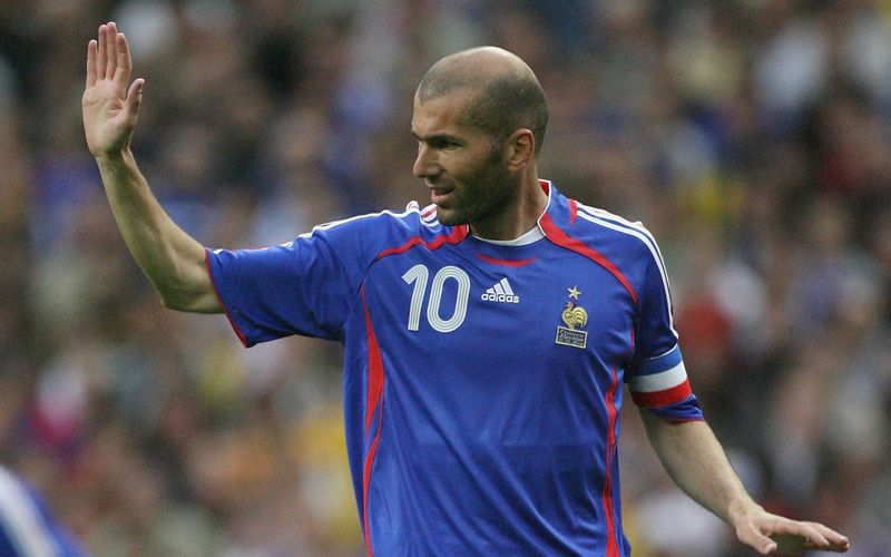 Zinedine Zidane gehört zu den erfolgreichsten und besten Fußballern der vergangenen 30 Jahre. 1998 entschied er das WM-Finale gegen Brasilien für seine Franzosen. Am 23. Juni wird der in Marseille geborene Superstar, der später auch als Trainer reüssierte, 50 Jahre alt.