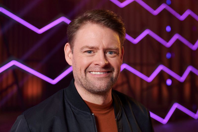 Max Giermann ist Gastgeber der Impro-Comedyshow "Frei Schnauze" bei RTL. Schon von 2005 bis 2008 war das Format auf dem Sender zu sehen - damals zunächst von Mike Krüger, danach von Dirk Bach moderiert.