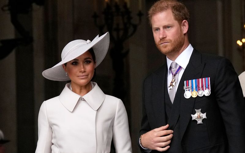 Die moderne Ahnenforschung macht's möglich: Mit ihrer Hilfe lassen sich Stammbäume bis ins Mittelalter zurückverfolgen. Das kann zu überraschenden Ergebnissen führen: So stellte ein Forscher fest, dass Prinz Harry und Meghan schon vor ihrer Heirat miteinander verwandt waren ...