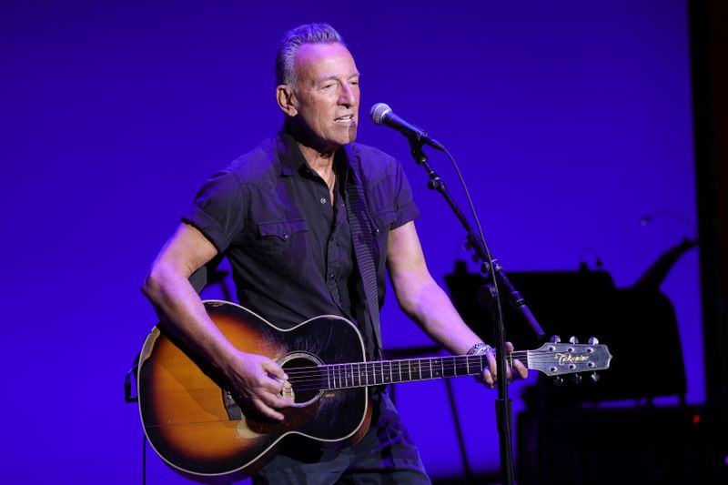 Auf der Bühne wird man Bruce Springsteen vorerst nicht sehen. Gesundheitlich bedingt musste der "Boss" nun eine Reihe von Konzerten verschieben.