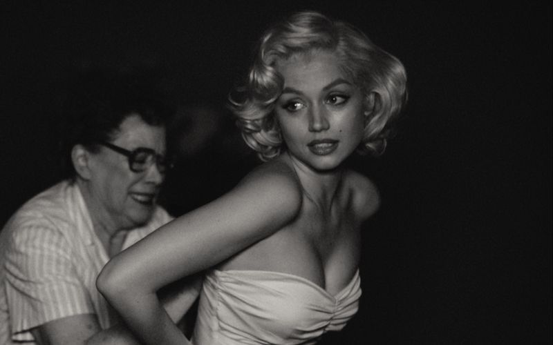 Ana de Armas (rechts) wird zu Marilyn Monroe.