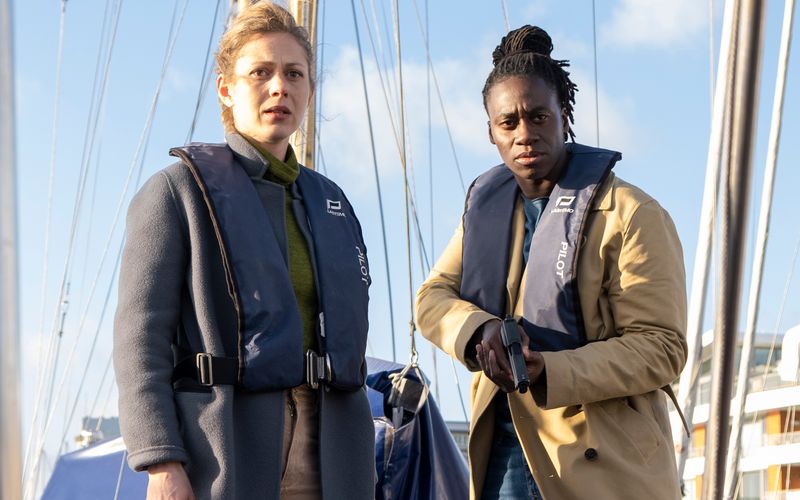Im ersten "Flensburg-Krimi" finden sie erst einmal zueinander: Svenja Rasmussen (Katharina Schlothauer) und Antoine Haller (Eugene Boateng).
