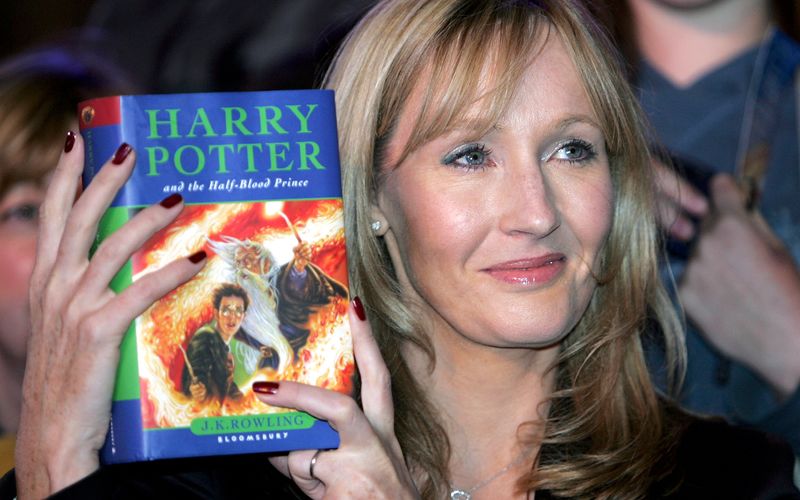Sie hat Harry Potter und das Spiel Quidditch erfunden: J.K. Rowling.