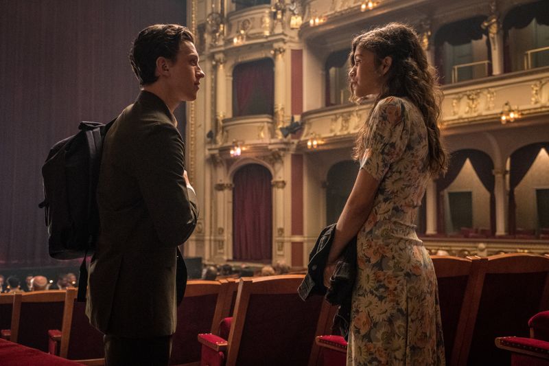 Peter (Tom Holland) will seiner Freundin MJ (Zendaya) seine Liebe gestehen, traut sich aber nicht wirklich. 