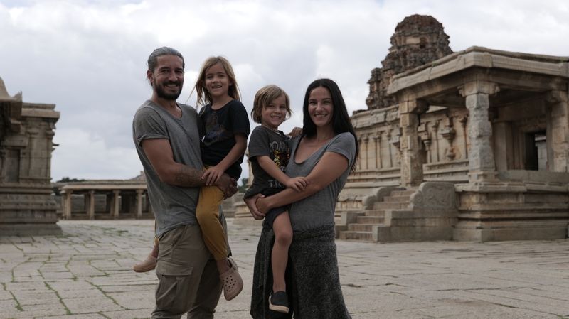 Die berühmte Tempelanlage in Hampi in Indien ist eine der ersten Sehenswürdigkeiten, die Familie Schmitt nach ihrer Corona-bedingten Reisepause, besucht.