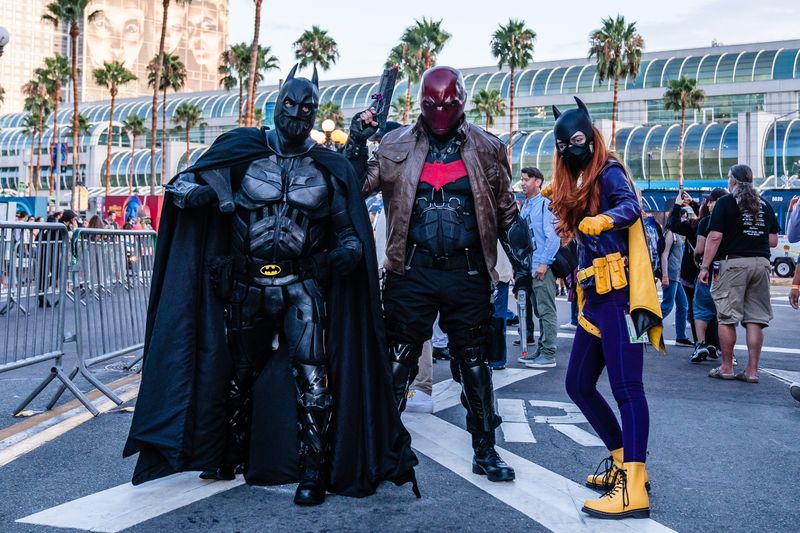 Wer kümmert sich gerade um Gotham City, wenn Batman, Red Hood und Batgirl in San Diego weilen? Letztere hat zudem mit Kummer zu kämpfen: Ihr Film, obwohl fertiggestellt, wurde von Warner eingestampft ...