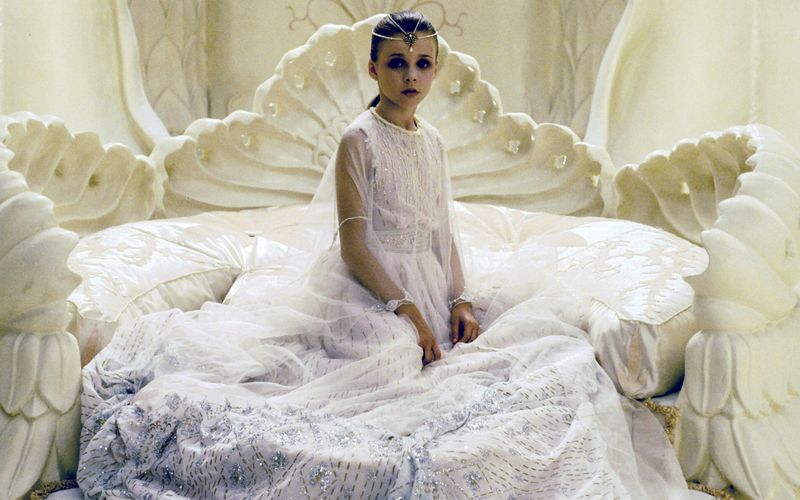 Sie war gerade mal zwölf Jahre alt, als sie für "Die unendliche Geschichte" gecastet wurde: Tami Stronach spielte in Wolfgang Petersens Verfilmung des Michael-Ende-Bestsellers die Herrscherin von Phantasien, die kindliche Kaiserin. 
