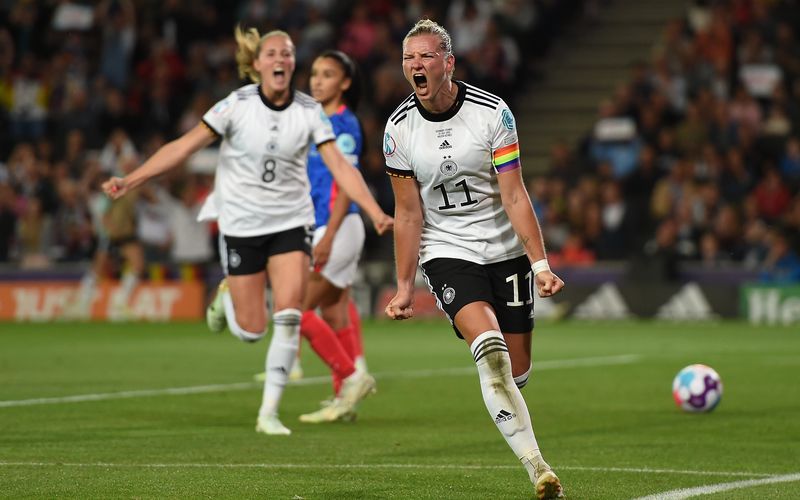 Wird die Kapitänin der DFB-Frauen, Alexandra Popp, auch beim EM-Finale gegen England jubeln können? Das Erste überträgt die Partie am Sonntag live. 
