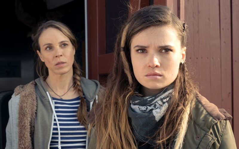 Der Spielfilm "Mutter, Kutter, Kind" erzählt die Geschichte von Heddi (Anneke Kim Sarnau, links) und ihrer Tochter Eva (Zoe Moore), die nach jahrelanger Funkstille aufeinandertreffen.