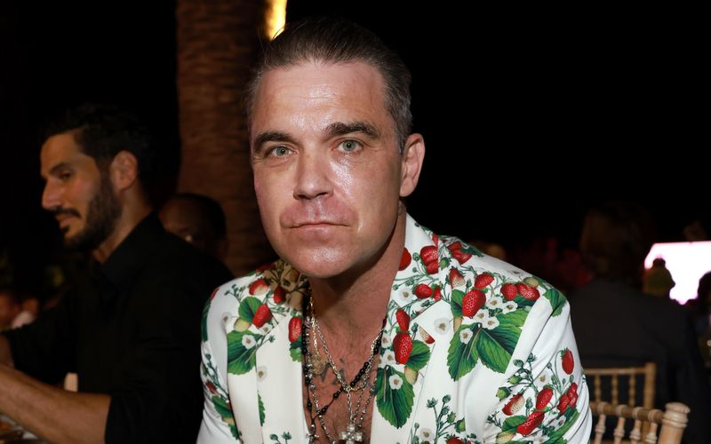 Das Haar wird dünner: Popstar Robbie Williams geht mit den Problemen des Älterwerdens offen um.