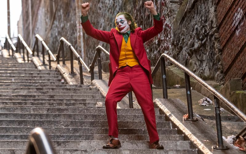 Arthur Fleck alias "Joker" kehrt im Oktober 2024 zurück. Erneut wird Joaquin Phoenix die Rolle des finsteren Clowns übernehmen.