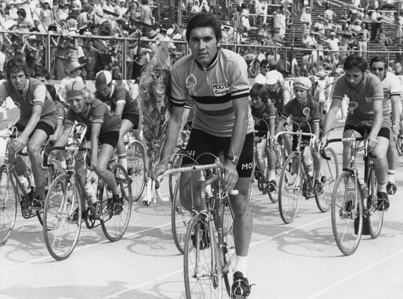 Der Belgier Eddy Merckx gewann im Laufe seiner Karriere bis zum Jahr 1978 insgesamt fünfmal die Tour de France und bis dahin mehr Rennen als jeder andere Straßenradfahrer. 2003 wurde er zum größten Tour-Champion der Geschichte gewählt.