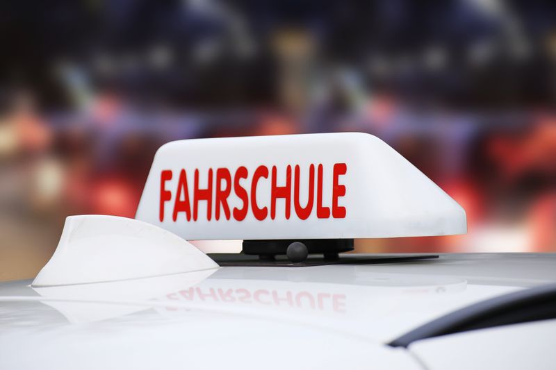 Geht es nach Verkehrsminister Patrick Schnieder (CDU) könnte der Fahrunterricht bald ganz anders aussehen.