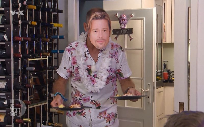 Für die Hauptspeise aus Lobster-Tail und Spargel schlüpft Oliver in die Rolle von Brad Pitt.
