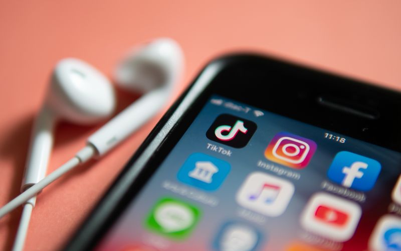 Laut Recherchen der ARD werden bei der Videoplattform TikTok Wortfilter verwendet. Das ergaben mehrere Vorgänge mit Testprofilen. Insgesamt werden mindesten 20 Begriffe blockiert.