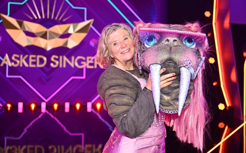 Gelungene Überraschung: Die deutsche Schauspiellegende Jutta Speidel wurde bei "The Masked Singer" (ProSieben) als Waltraut Walross demaskiert.