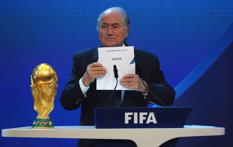 Seit zwölf Jahren weiß man, dass die Fußball-WM 2022 in Katar stattfinden soll - auch wenn dies in den Folgejahren immer wieder in Frage gestellt wurde. Der damalige FIFA-Präsident Sepp Blatter präsentierte 2010 in Zürich den überraschenden WM-Gastgeber.