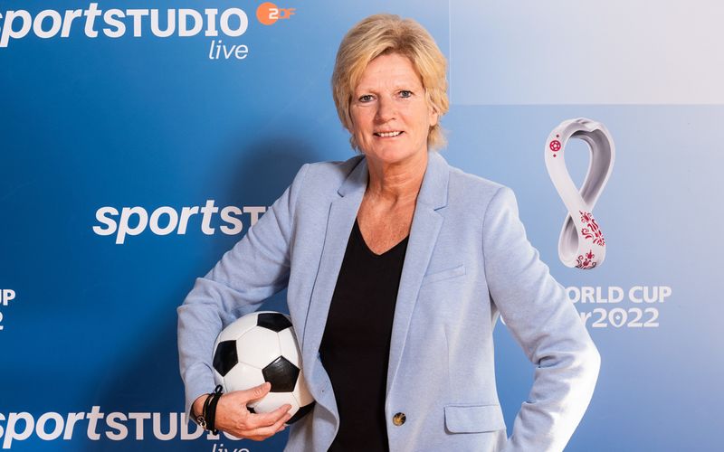 Claudia Neumann kommentiert am 10. Juni das Finale der UEFA Champions League im ZDF - als erste Frau im deutschen Fernsehen.