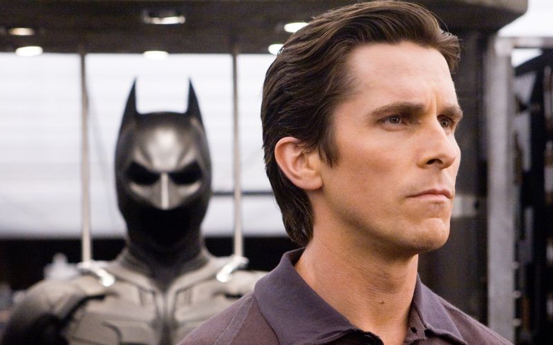 Bruce Wayne (Christian Bale) setzt seine Hoffnung auf Harvey Dent (Aaron Eckhart): Gotham soll endlich sicher sein und ihn nicht mehr in der Rolle des Batman brauchen müssen.