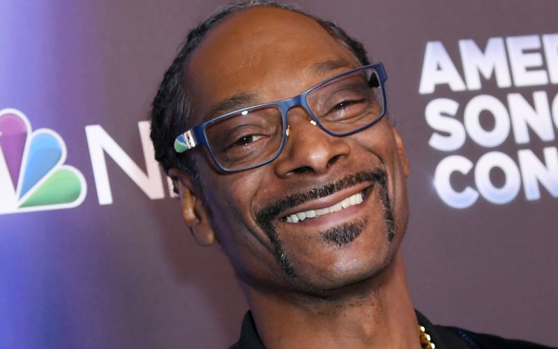Das Filmproduktionsunternehmen Universal Pictures gibt bekannt, das Leben und die Karriere von Rapper Snoop Dogg zu verfilmen. Er selbst soll den Film produzieren.