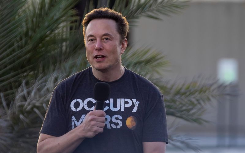 Seit wenigen Wochen ist Elon Musk Twitter-Chef. Er hat bereits zahlreiche Mitarbeiterinnen und Mitarbeiter entlassen.