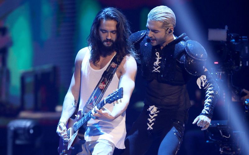Tom Kaulitz (links) und Bill Kaulitz sind aktuell mit Tokio Hotel auf Tour.