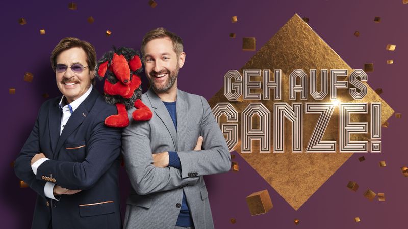 Jörg Draeger (links) und Daniel Boschmann führen durch drei neue Folgen der Spielshow-Klassikers "Geh aufs Ganze!"