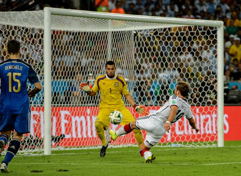Minute 113, Maracanã-Stadion, Rio de Janeiro: Mit einem technisch genialen Tor schoss Mario Götze die deutsche Nationalmannschaft am 13. Juli 2014 zum vierten WM-Titel. 