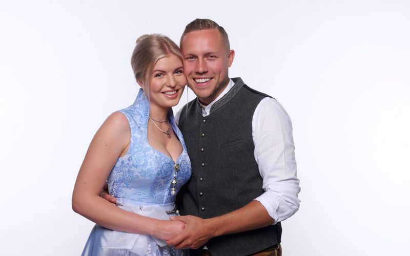 Vor zwei Jahren lernten sich Antonia Hemmer und Patrick Romer in der RTL-Kuppelshow "Bauer sucht Frau" kennen, zuletzt gewannen sie "Das Sommerhaus der Stars". Nun gaben sie nach zwei Jahren Beziehung ihre Trennung bekannt.
