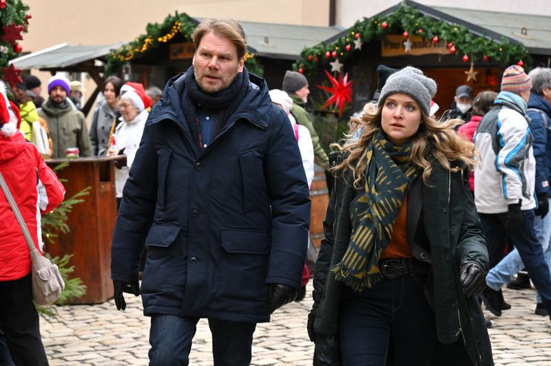Ein Eastern für den Christbaum SWYRL, EntertainmentThemen, die dich begeistern.