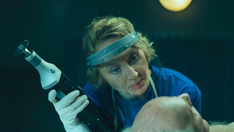 Anna Maria Mühe übernimmt die Hauptrolle in der neuen Netflix-Serie "Totenfrau".