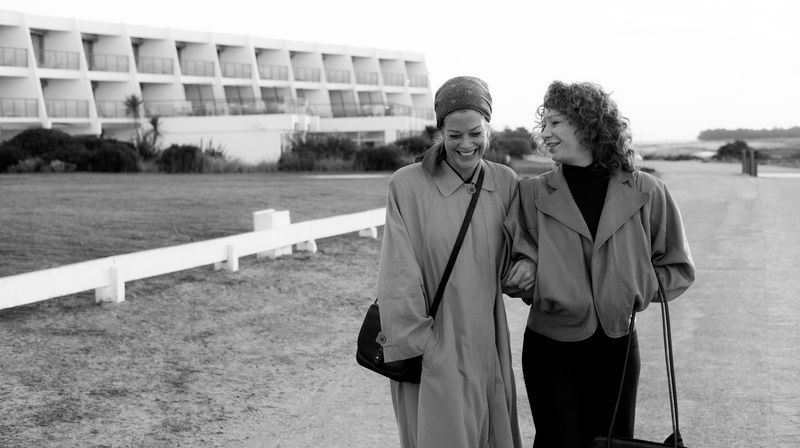 "3 Tage in Quiberon" von Emily Atef aus dem Jahr 2018: Der emotional ambivalente, intensive Seelen-Striptease der späten Romy Schneider (Marie Bäumer, links, Szene mit Birgit Minichmayr als Jugendfreundin) ist einer der besten deutschen Arthaus-Filme der letzten zehn Jahre.