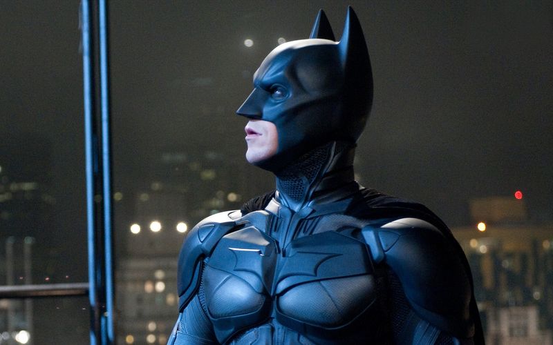 Bruce Wayne (Christian Bale) kämpft sich in "The Dark Knight Rises" zurück aus seiner Lethargie, um Gotham City erneut vor dem Bösen zu retten. Kann es ihm gelingen?