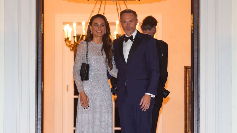 Franca Lehfeldt und Christian Lindner sind ebenfalls von dem Stromausfall in Berlin betroffen.