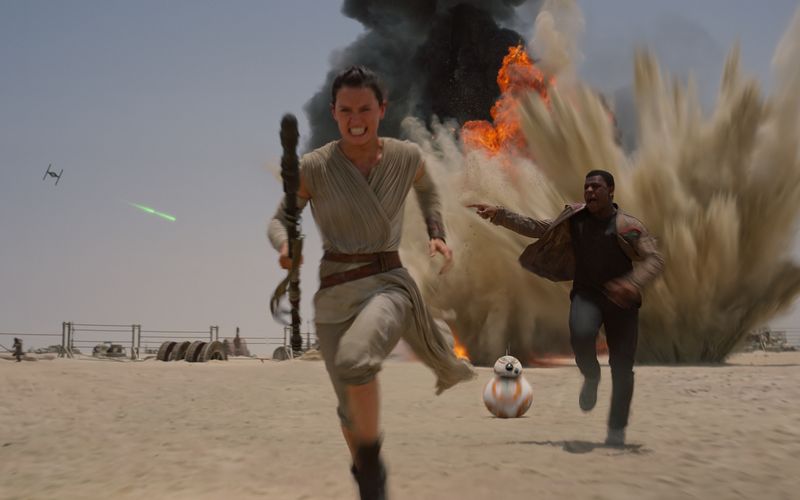 Mit "Das Erwachen der Macht" kehrte das "Star Wars"-Franchise 2015 auf die Leinwand zurück, und für das Comeback hat Disney auch viel Kohle locker gemacht - stolze 259 Millionen US-Dollar kostete das Sci-Fi-Spektakel. Allerdings: Unter den neuen "Star Wars"-Filmen war dieser hier noch der billigste ...