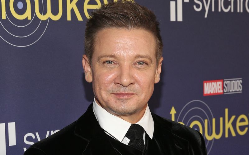 Erstmals seit seinem verhängnisvollen Unfall Anfang des Jahres spricht Jeremy Renner in einem Interview über den einschneidenden Vorfall.