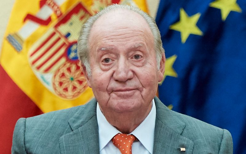 Jahrzehntelang galt es für spanische Medien als Tabu, über König Juan Carlos I. herzuziehen. Dabei bot schon die Jugend des Königs, der einst von Diktator Franco eingesetzt wurde, Stoff für Krimis. Doch der einstige spanische Regent, dessen Skandalen nun eine eigene Dokuserie gewidmet wird, ist bei weitem nicht das größte royale schwarze Schaf ...