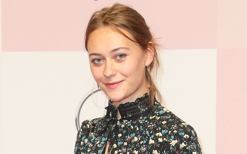 Im Interview spricht Schauspielerin Mercedes Müller über Gleichberechtigung und die  Notwendigkeit, Gewalt und Diskriminierung queerer Menschen klar entgegenzutreten. "Da ist noch viel Luft nach oben", sagt sie. 
